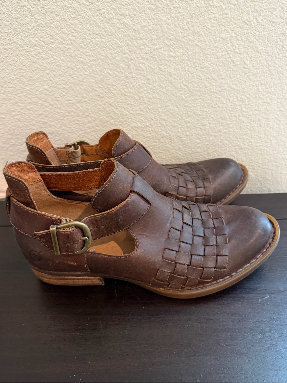 Born Viveka Women’s Brown Woven Leather Cutout Ankle Shoes Size 6M